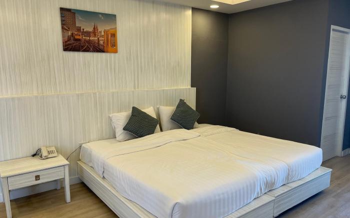 Curve Boutique Hotel