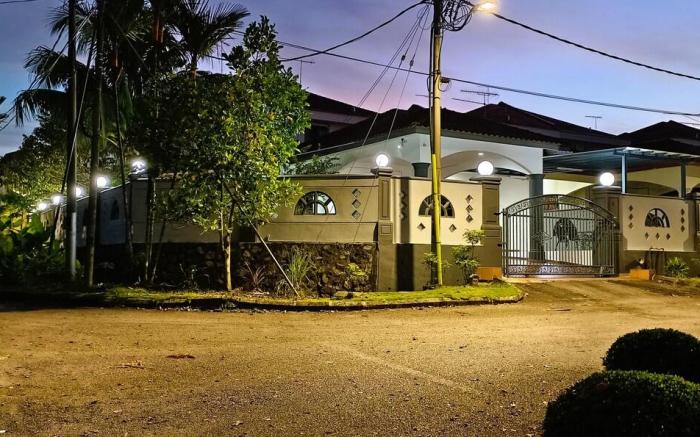 Corner SemiD Bungalow with an outdoor Mini Pool