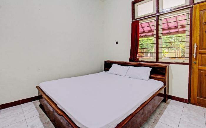 Hotel O Losmen Tjabe Merah Near Alfamart Bintaro