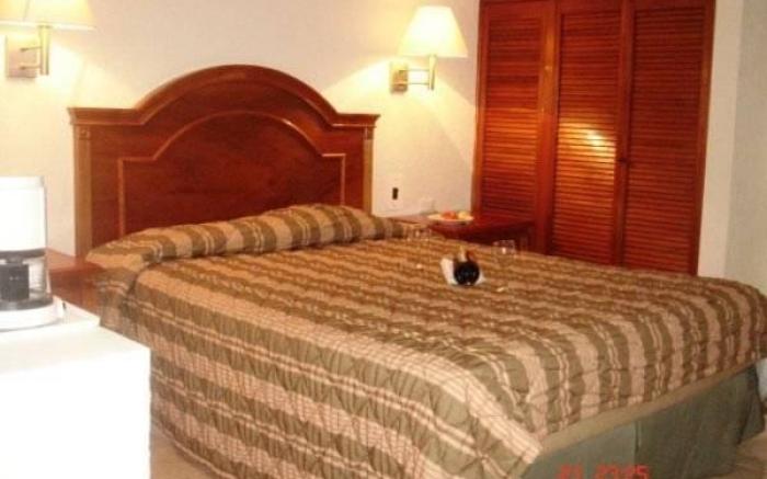 Hotel & Suites Real del Lago