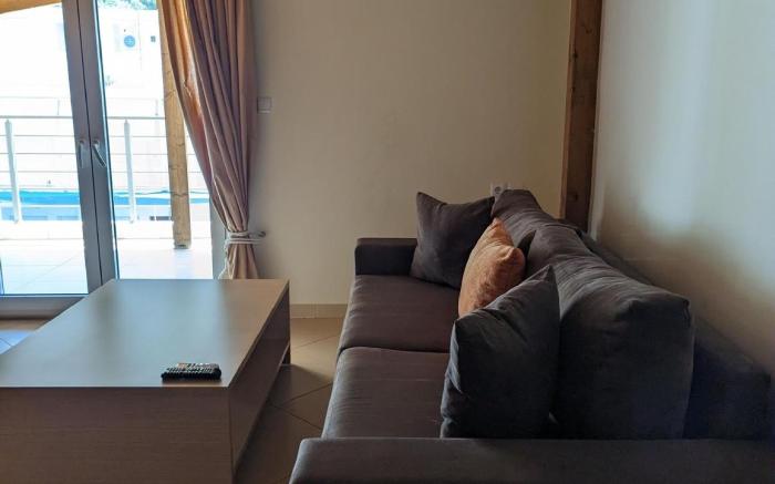 Samaras Apartments - Mountain View Attic