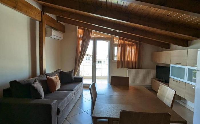 Samaras Apartments - Sea View Attic
