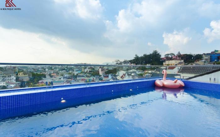 TTR Skypool View Hotel