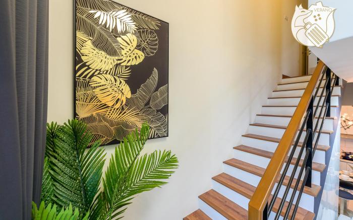 Luxury Duplex Condo Retreat v 2 Parking by Verano