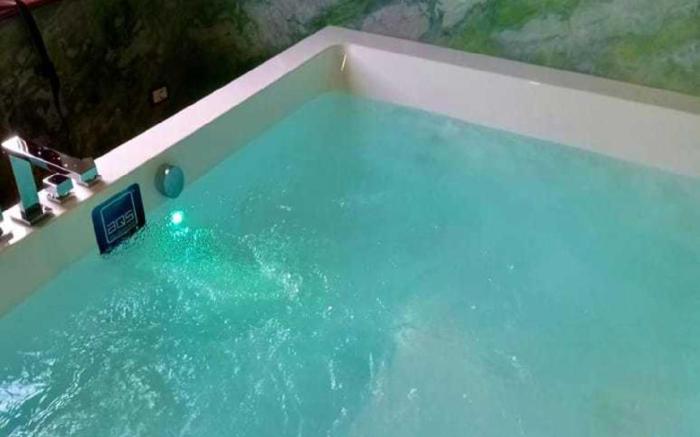 Accommodation with lake view with jacuzzi