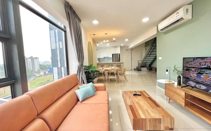 Serene Gem | 2BR Duplex Suite w/ Balcony by MOKA