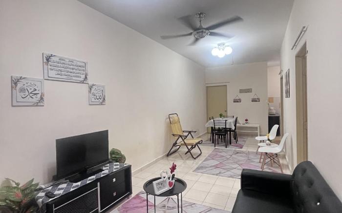 HOMESTAY PERMAI UTAMA II GURUN (MUSLIM ONLY)