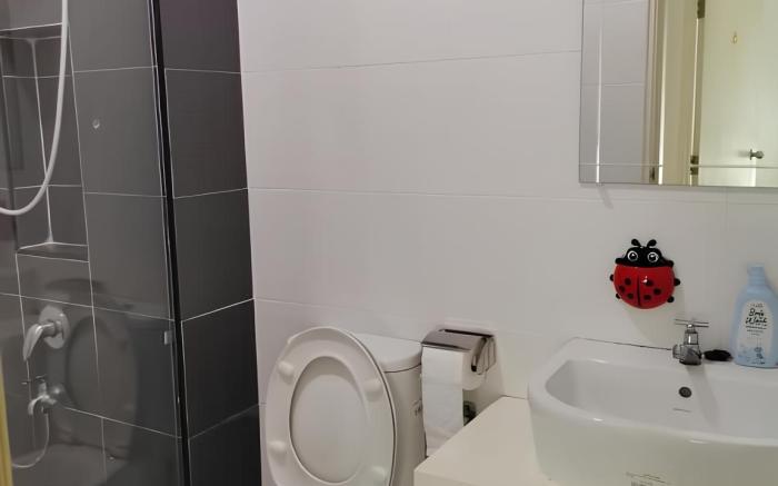 Paradigm Mall Platino Apartment 2BR 2FREE By Natol 