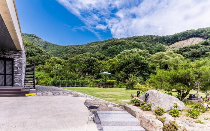 Dongdong House Pension