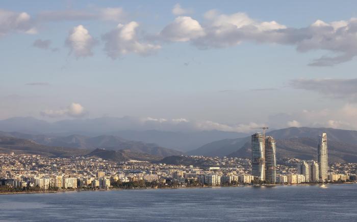 Sanders Premier - Nice 2 bdr. apt. with balcony