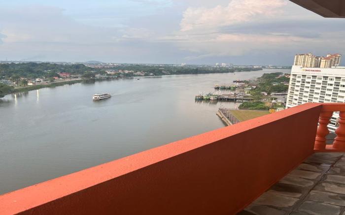 Riverbank suites level 12