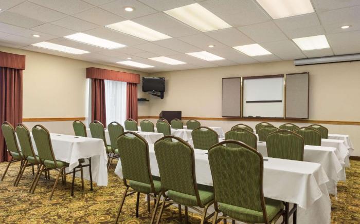 Country Inn & Suites by Radisson, Paducah, KY
