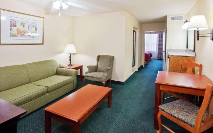 Country Inn & Suites by Radisson, Hiram, GA