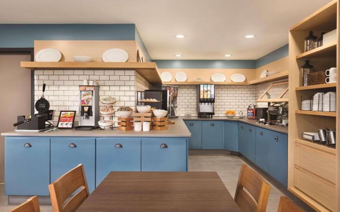 Country Inn & Suites by Radisson, Lawrenceville, GA