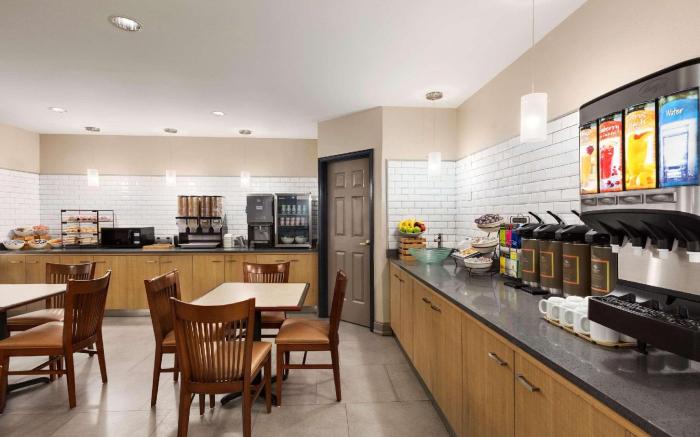 Country Inn & Suites by Radisson, Dalton, GA