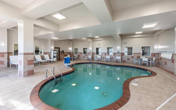 Country Inn & Suites by Radisson, Findlay, OH