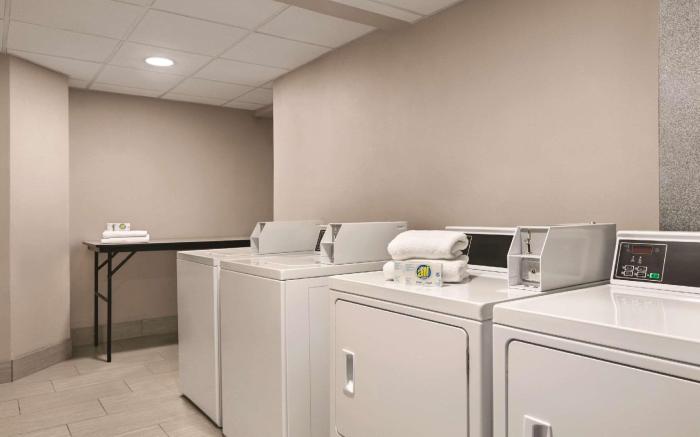 Country Inn & Suites by Radisson, Williamsburg East (Busch Gardens), VA