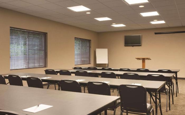 Country Inn & Suites by Radisson, Goodlettsville, TN