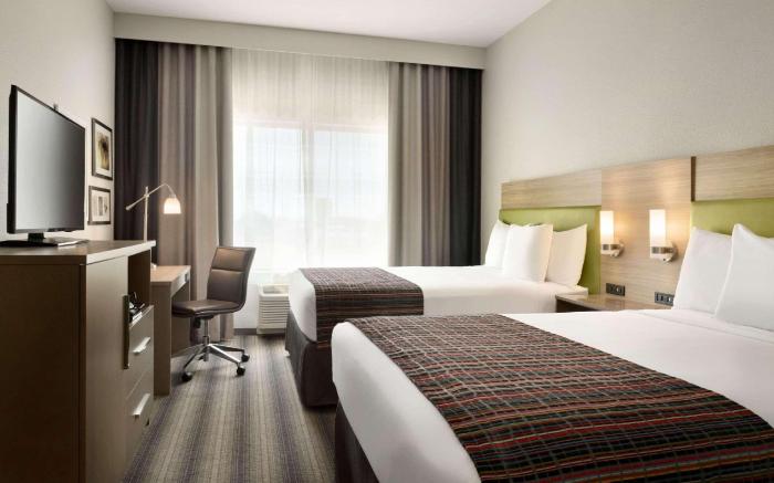 Country Inn & Suites by Radisson, Indianola, IA