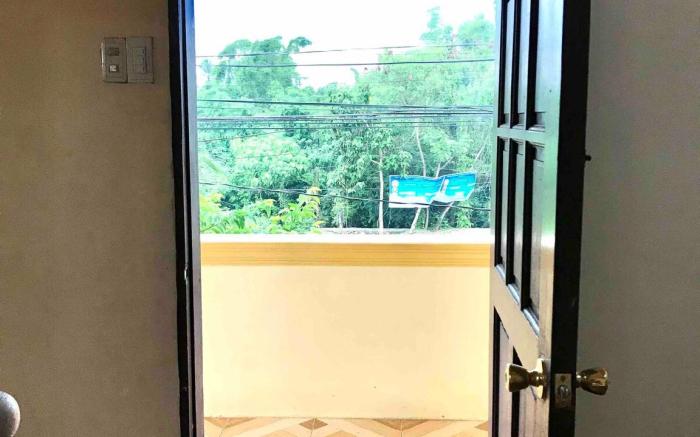 AC Room1 + Private CR, Near Hagnaya Port & Beaches