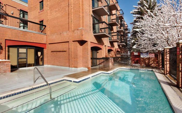 Shadow Ridge Resort Hotel