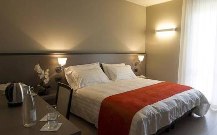 Zara Rooms & Suites