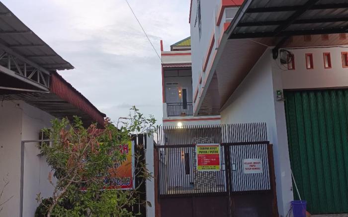 OYO 92806 Penginapan Geby Syariah