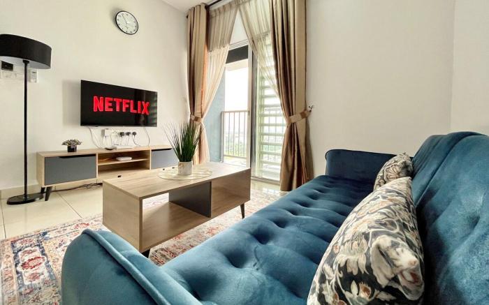 Cozy 2BR Suite with Balcony