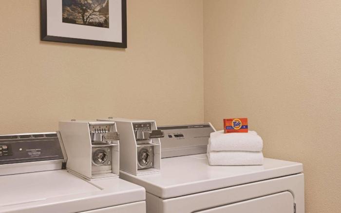 Country Inn & Suites by Radisson, Madison, WI