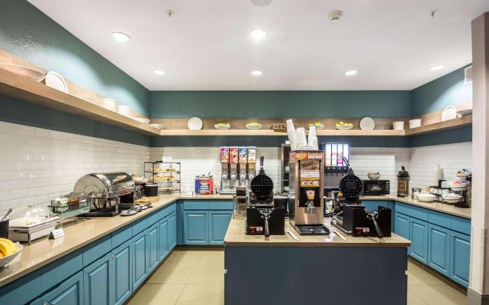 Country Inn & Suites by Radisson, Fond du Lac, WI