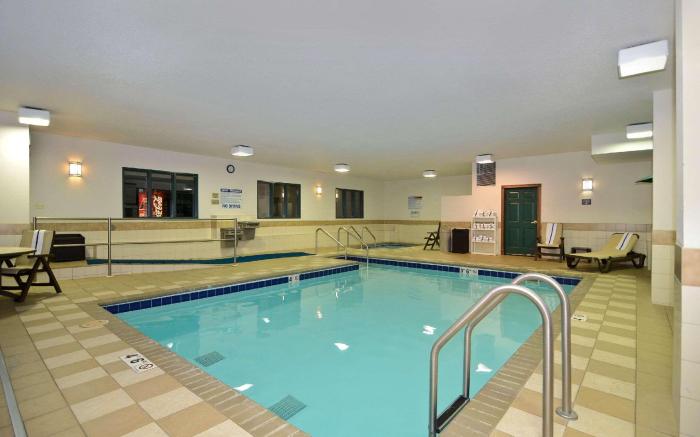 Country Inn & Suites by Radisson, Stevens Point, WI