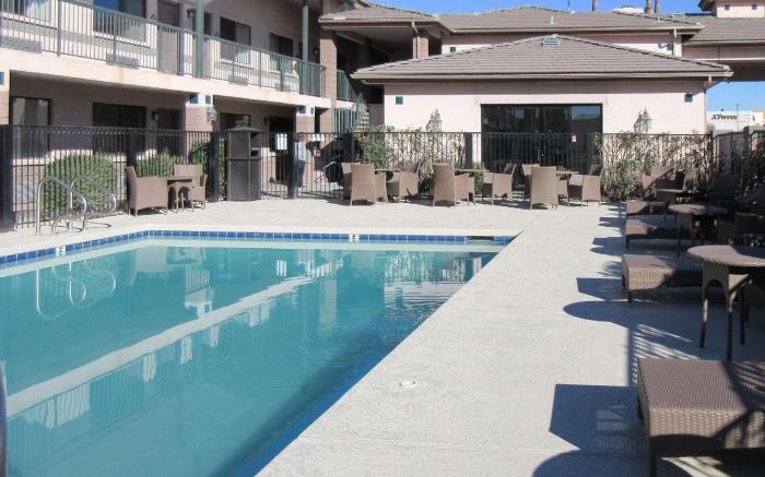 The Hotel Serene Glendale Peoria, Surestay Collection by BW
