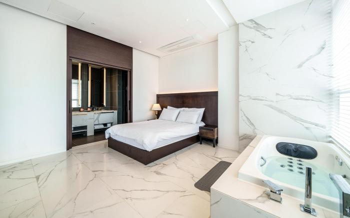 Goseong Moneblue Pension