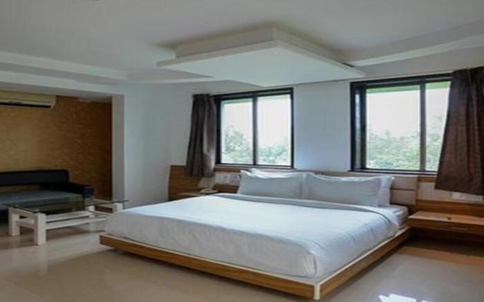 FabHotel Prime Rester Select Chakan - In Chakan