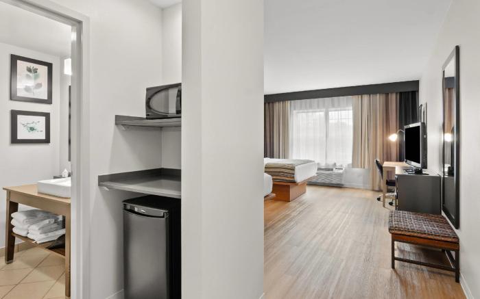 Country Inn & Suites by Radisson, Roanoke, VA