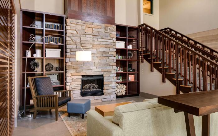 Country Inn & Suites by Radisson, Middletown - Madison West