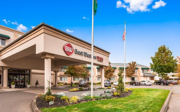 Best Western Plus Edmonds Harbor Inn