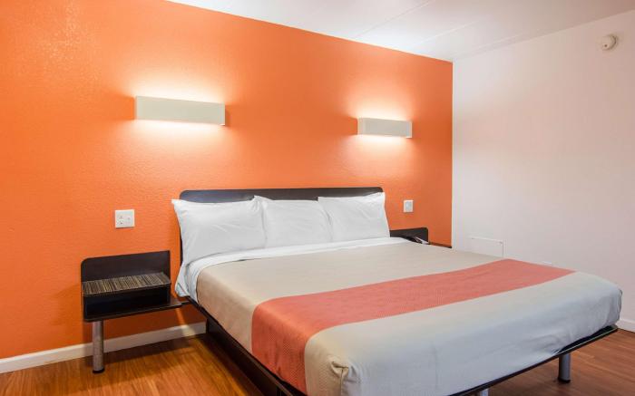 Motel 6 Glassboro, NJ - Rowan University