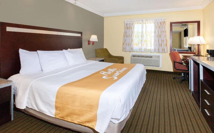 Days Inn by Wyndham Nanuet / Spring Valley