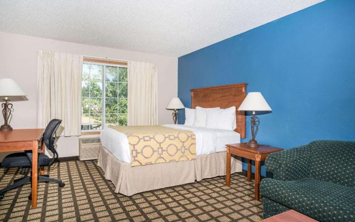 Baymont by Wyndham Albany MN