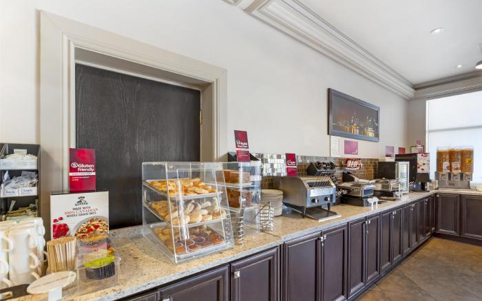 Best Western Plus Travel Hotel Toronto Airport
