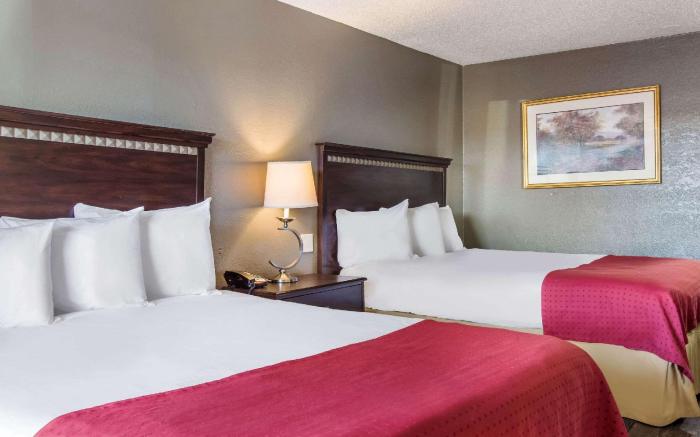 Rodeway Inn Near Hall of Fame