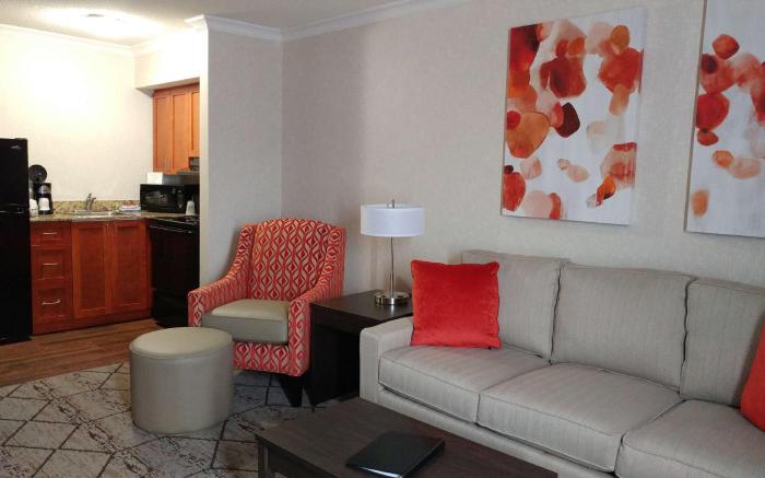 Best Western Plus Rose City Suites