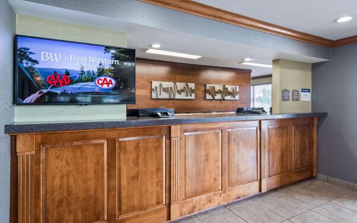 Best Western Plus North Canton Inn & Suites