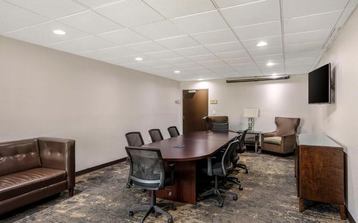 Best Western Plus Jonesboro Inn & Suites