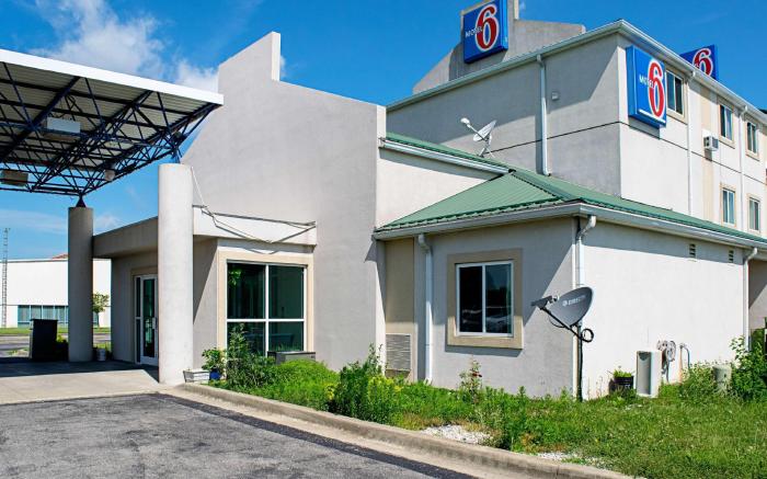 Motel 6 Seymour, IN - North