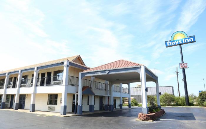 Days Inn by Wyndham Monroe LA