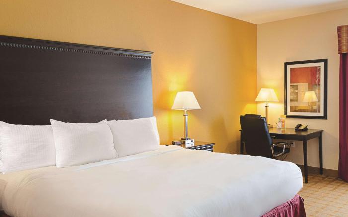 La Quinta Inn & Suites by Wyndham Mobile Satsuma / Saraland