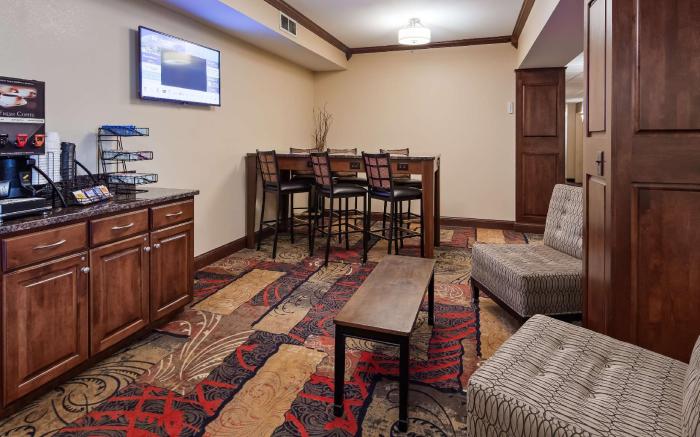 Best Western PLUS Wausau Rothschild Hotel