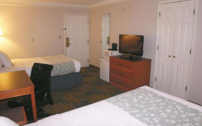 La Quinta Inn by Wyndham Kansas City Lenexa